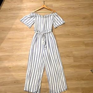 BCBG off the shoulders romper with pockets